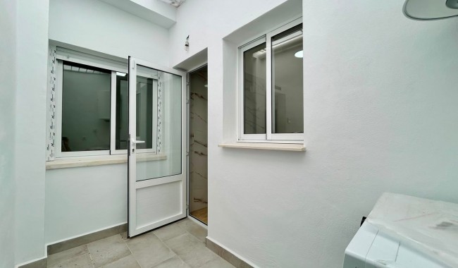 Sprzedaż - Apartament - Torrevieja - La Siesta