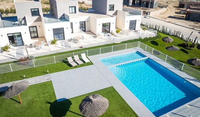 Nybyggnation - Radhus - Baños y Mendigo - Altaona Golf