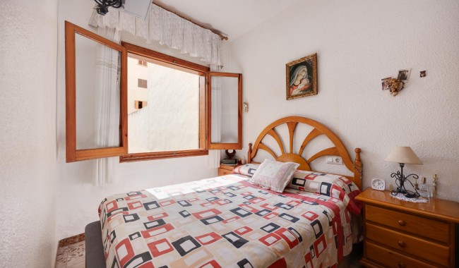 Sprzedaż - Apartament - Torrevieja - Playa de La Acequion