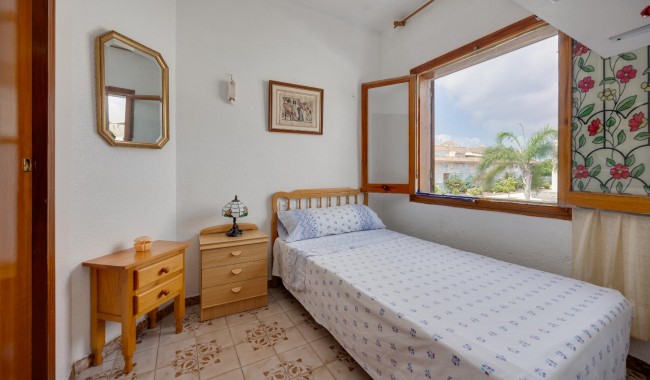 Sprzedaż - Apartament - Torrevieja - Playa de La Acequion