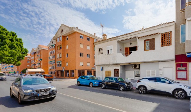 Sprzedaż - Apartament - Torrevieja - Playa de La Acequion