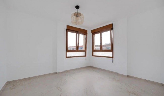 Sprzedaż - Apartament - Torrevieja - Torrevieja C