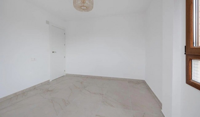 Sprzedaż - Apartament - Torrevieja - Torrevieja C