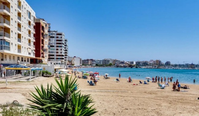 Sprzedaż - Apartament - Torrevieja - Torrevieja C