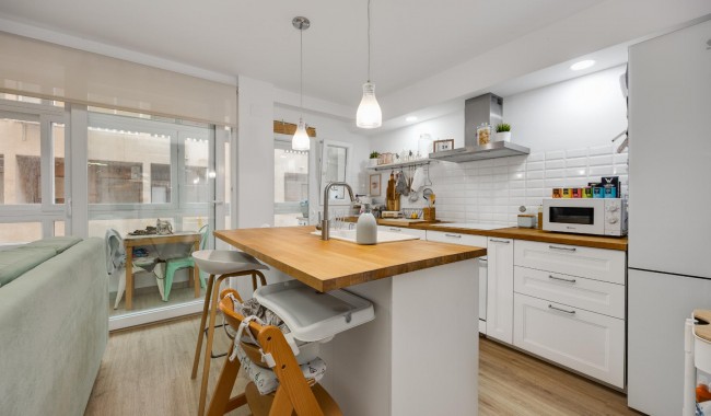 Sprzedaż - Apartament - Torrevieja - Playa de los Naufragos
