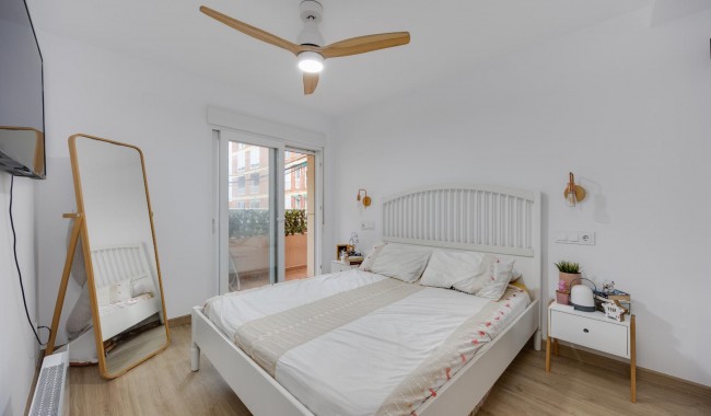 Sprzedaż - Apartament - Torrevieja - Playa de los Naufragos