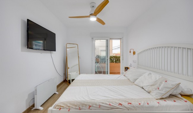 Sprzedaż - Apartament - Torrevieja - Playa de los Naufragos