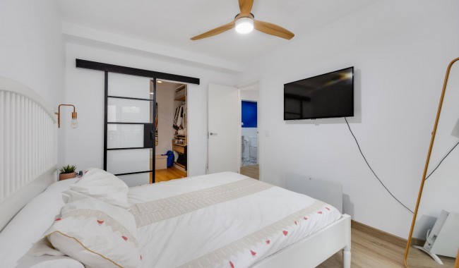 Sprzedaż - Apartament - Torrevieja - Playa de los Naufragos