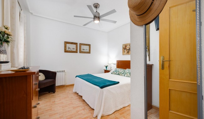 Sprzedaż - Apartament - Torrevieja - Playa de La Acequion