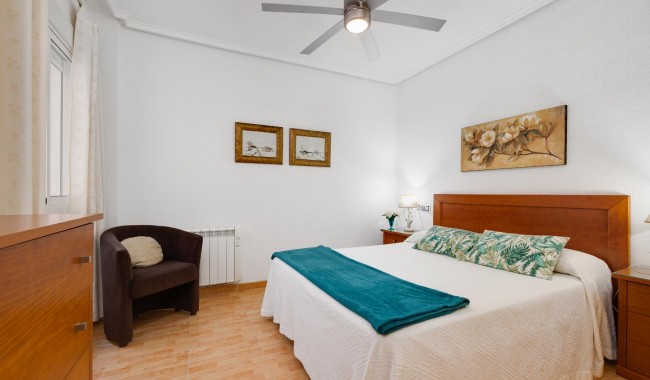 Sprzedaż - Apartament - Torrevieja - Playa de La Acequion