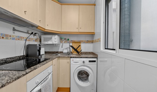 Sprzedaż - Apartament - Torrevieja - Centro