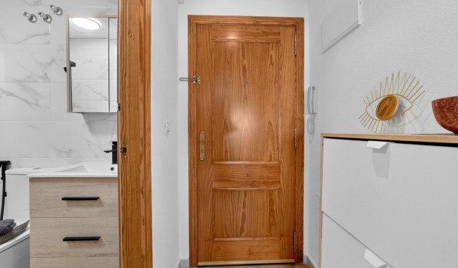 Sprzedaż - Apartament - Torrevieja - Centro