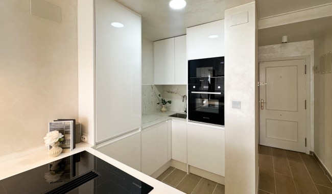 Resale - Apartment - Torrevieja - Centro