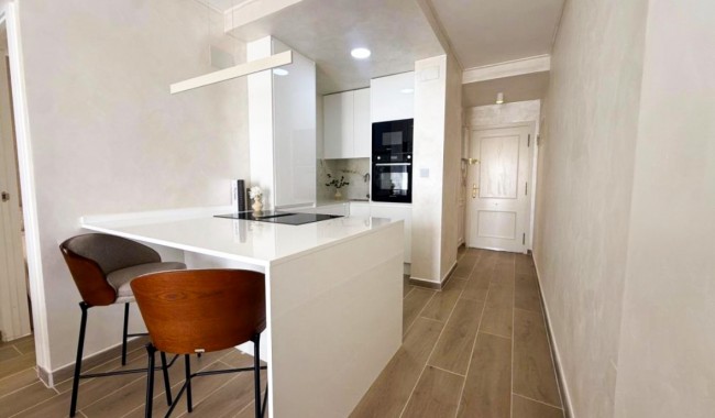 Resale - Apartment - Torrevieja - Centro