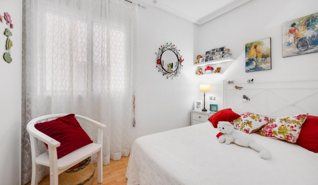 Resale - Apartment - Torrevieja - Playa de La Acequion