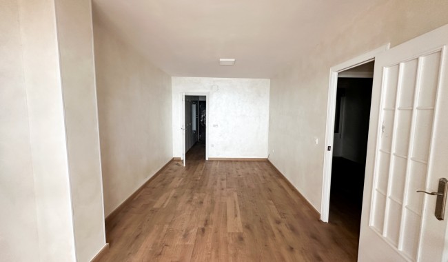 Resale - Apartment - Torrevieja - Playa de los locos