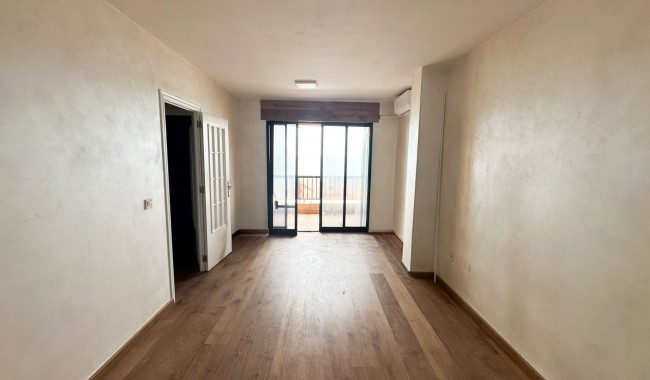 Resale - Apartment - Torrevieja - Playa de los locos
