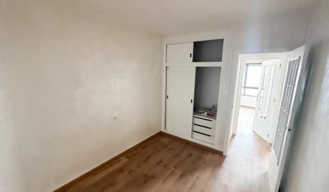 Resale - Apartment - Torrevieja - Playa de los locos