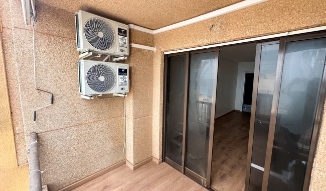 Resale - Apartment - Torrevieja - Playa de los locos