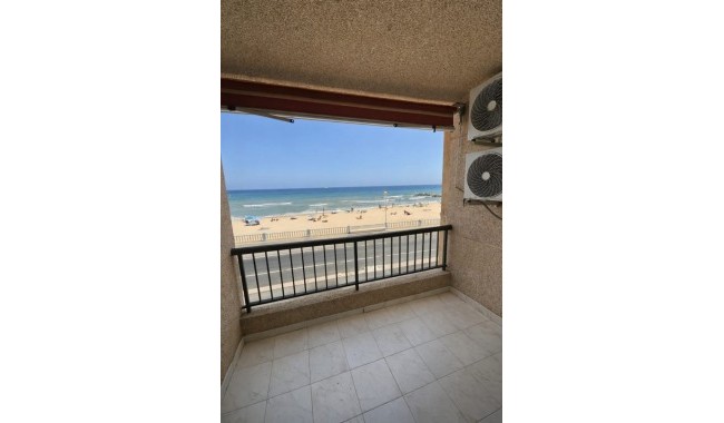 Resale - Apartment - Torrevieja - Playa de los locos