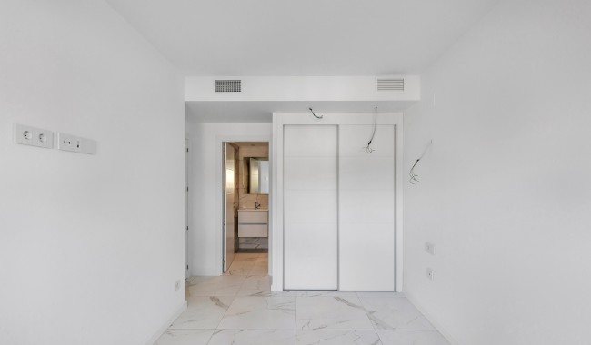 Resale - Apartment - Torrevieja - Punta Prima