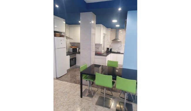 Resale - Apartment - Torrevieja - Playa de los Naufragos