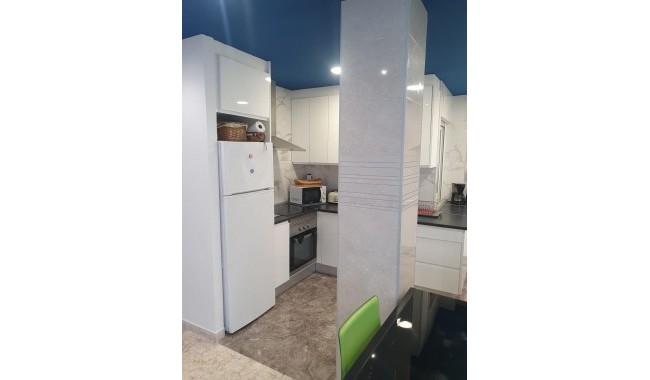 Resale - Apartment - Torrevieja - Playa de los Naufragos