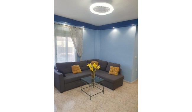 Resale - Apartment - Torrevieja - Playa de los Naufragos
