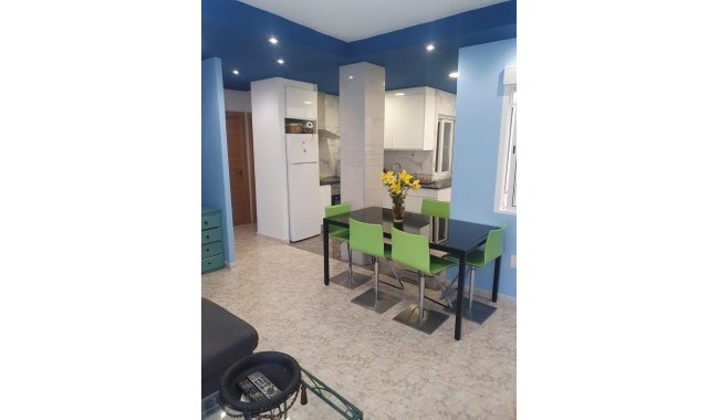 Resale - Apartment - Torrevieja - Playa de los Naufragos