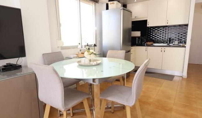Resale - Apartment - Torrevieja - La Veleta
