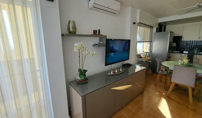 Resale - Apartment - Torrevieja - La Veleta