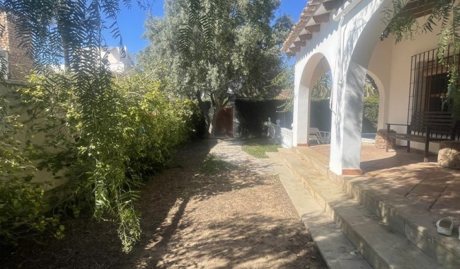 Resale - Villa - Cabo Roig