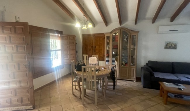 Resale - Villa - Cabo Roig