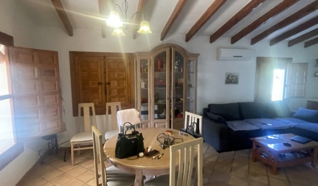 Resale - Villa - Cabo Roig
