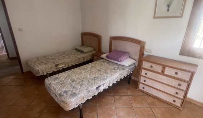 Resale - Villa - Cabo Roig