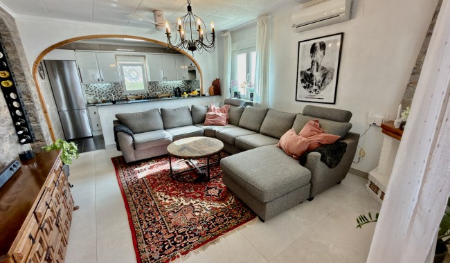 Resale - Villa - San Luis