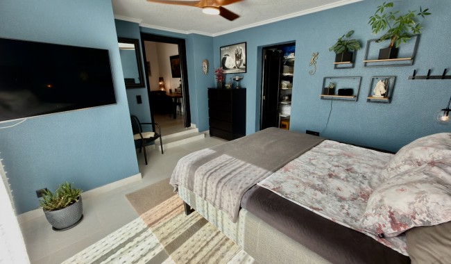 Resale - Villa - San Luis