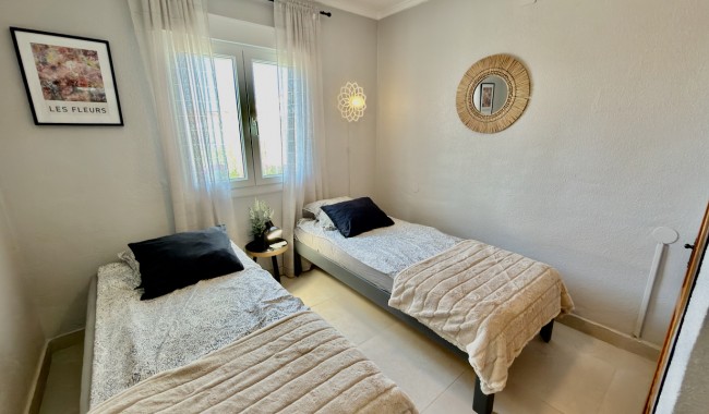 Resale - Villa - San Luis