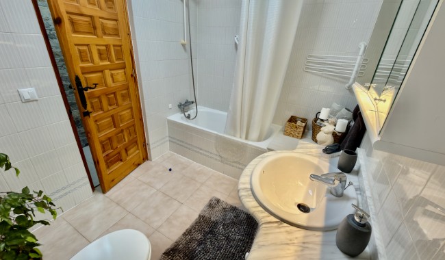 Resale - Villa - San Luis