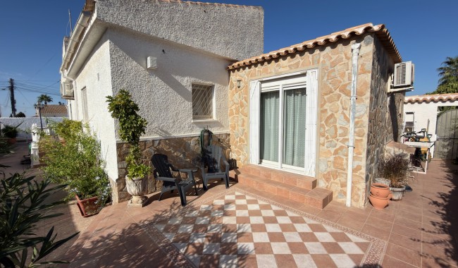 Resale - Villa - San Luis