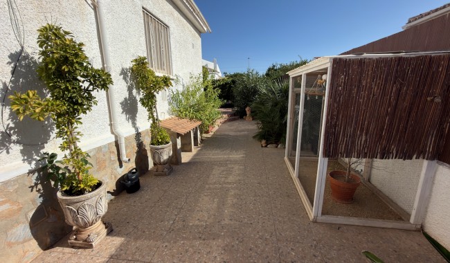 Resale - Villa - San Luis