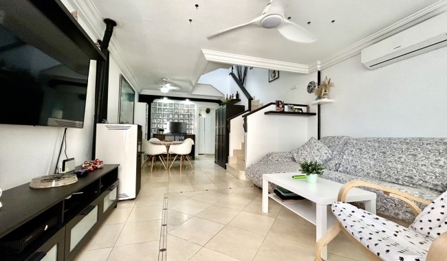 Resale - Townhouse - Heredades