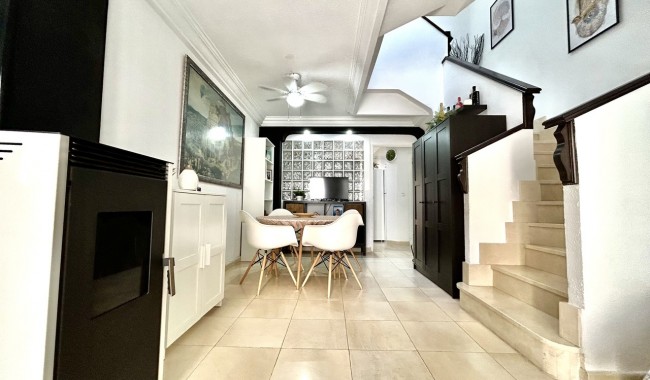 Resale - Townhouse - Heredades