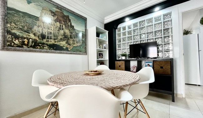 Resale - Townhouse - Heredades
