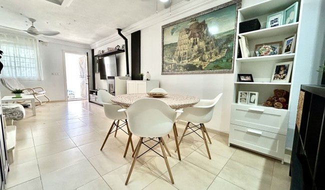 Resale - Townhouse - Heredades