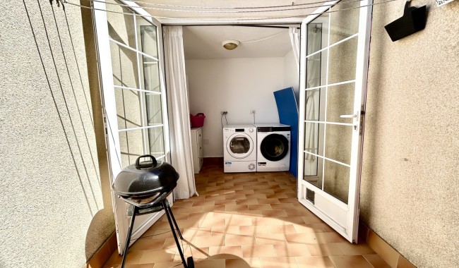 Resale - Townhouse - Heredades