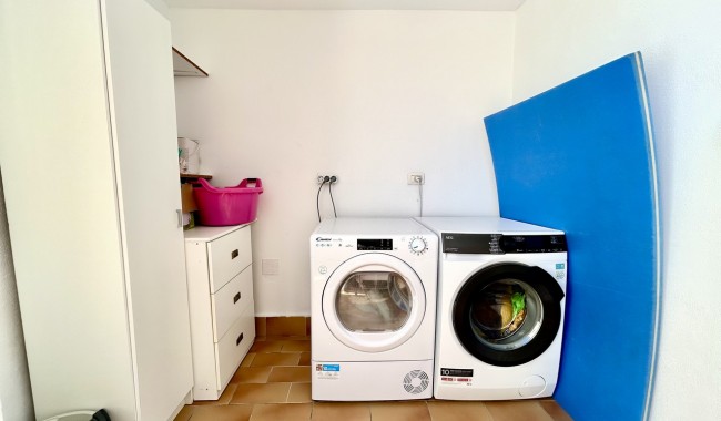 Resale - Townhouse - Heredades