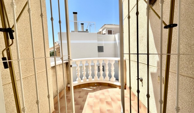 Resale - Townhouse - Heredades