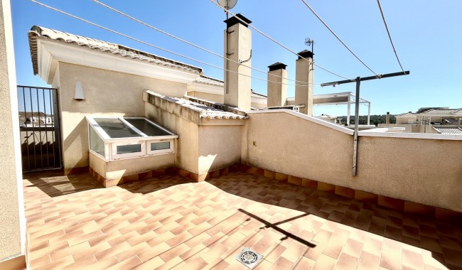 Resale - Townhouse - Heredades