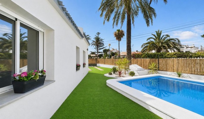 Resale - Semi-detached - Orihuela Costa - Punta Prima